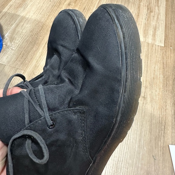 Dr martens satin  shoes good condition size 8 - Picture 3 of 5